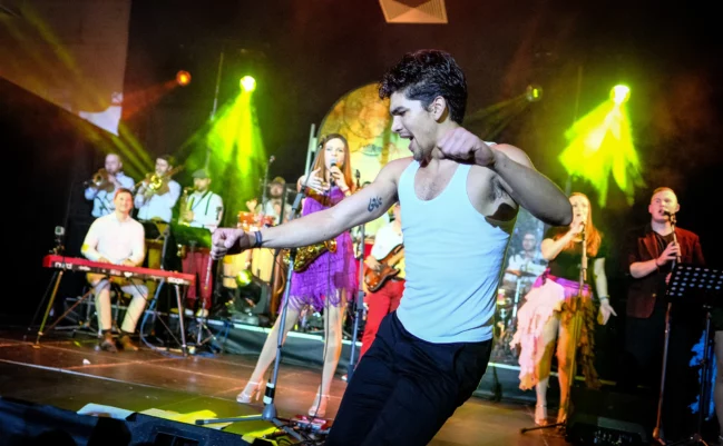 Latino šou ponúka umelecká agentúra Stella Production